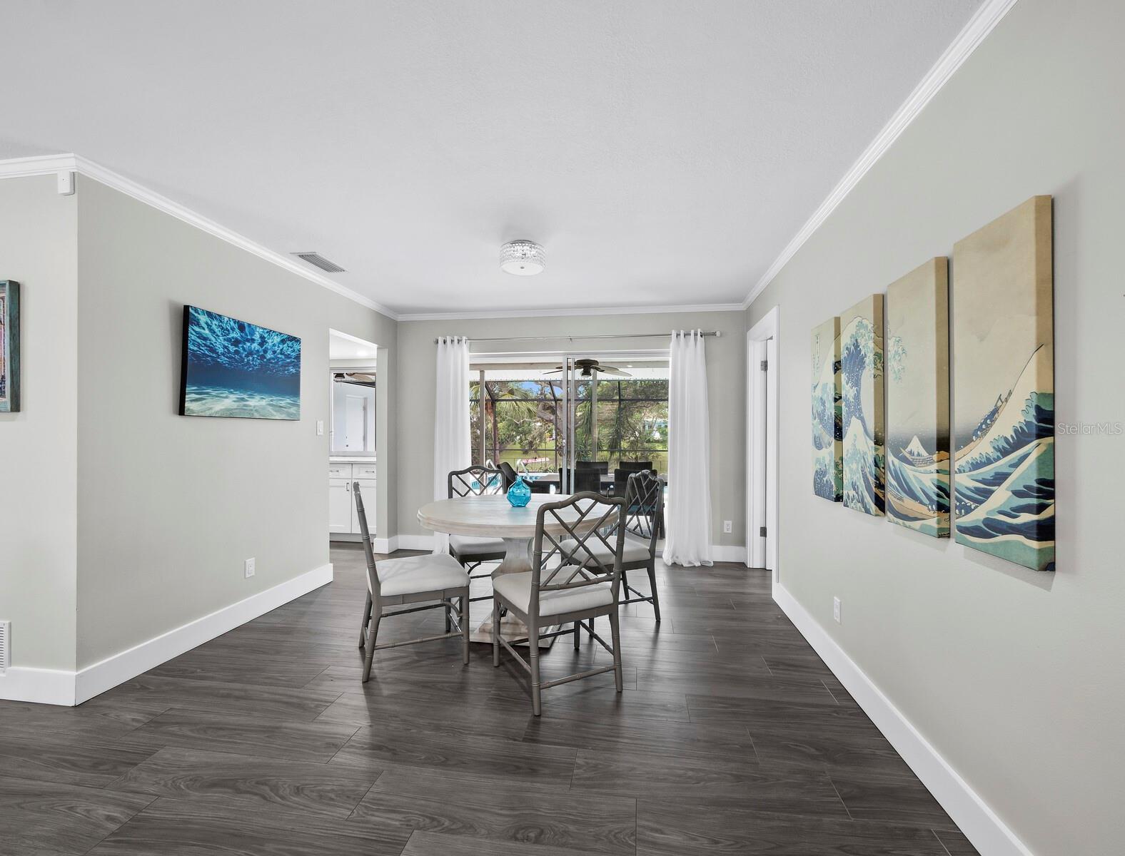 SOUTH GATE - Residential