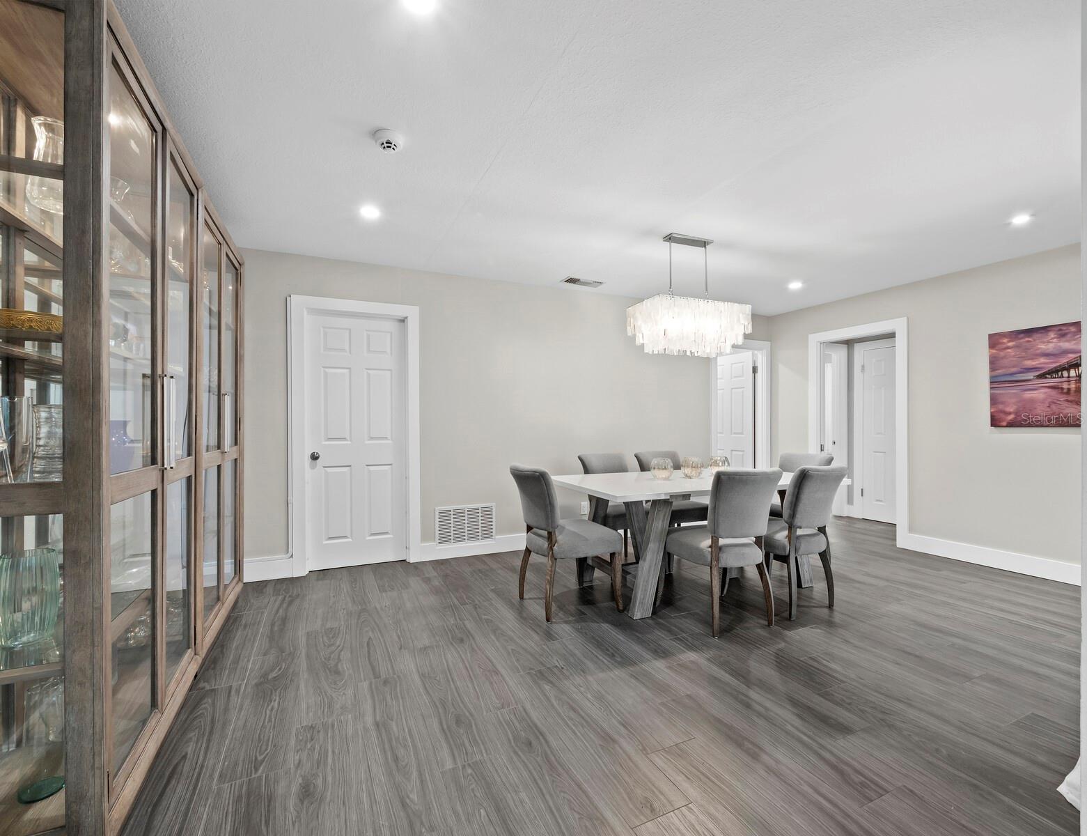 SOUTH GATE - Residential