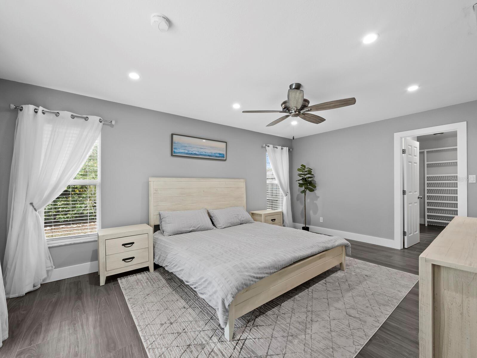 SOUTH GATE - Residential