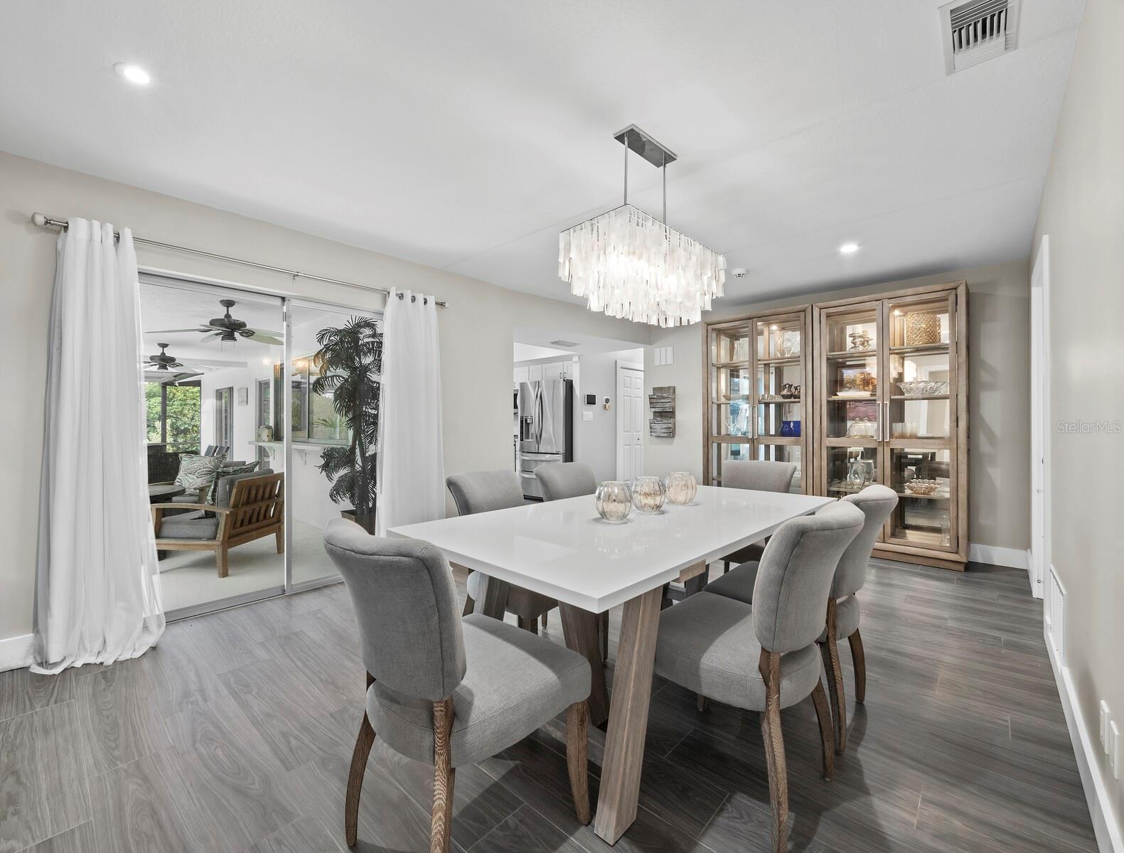 SOUTH GATE - Residential