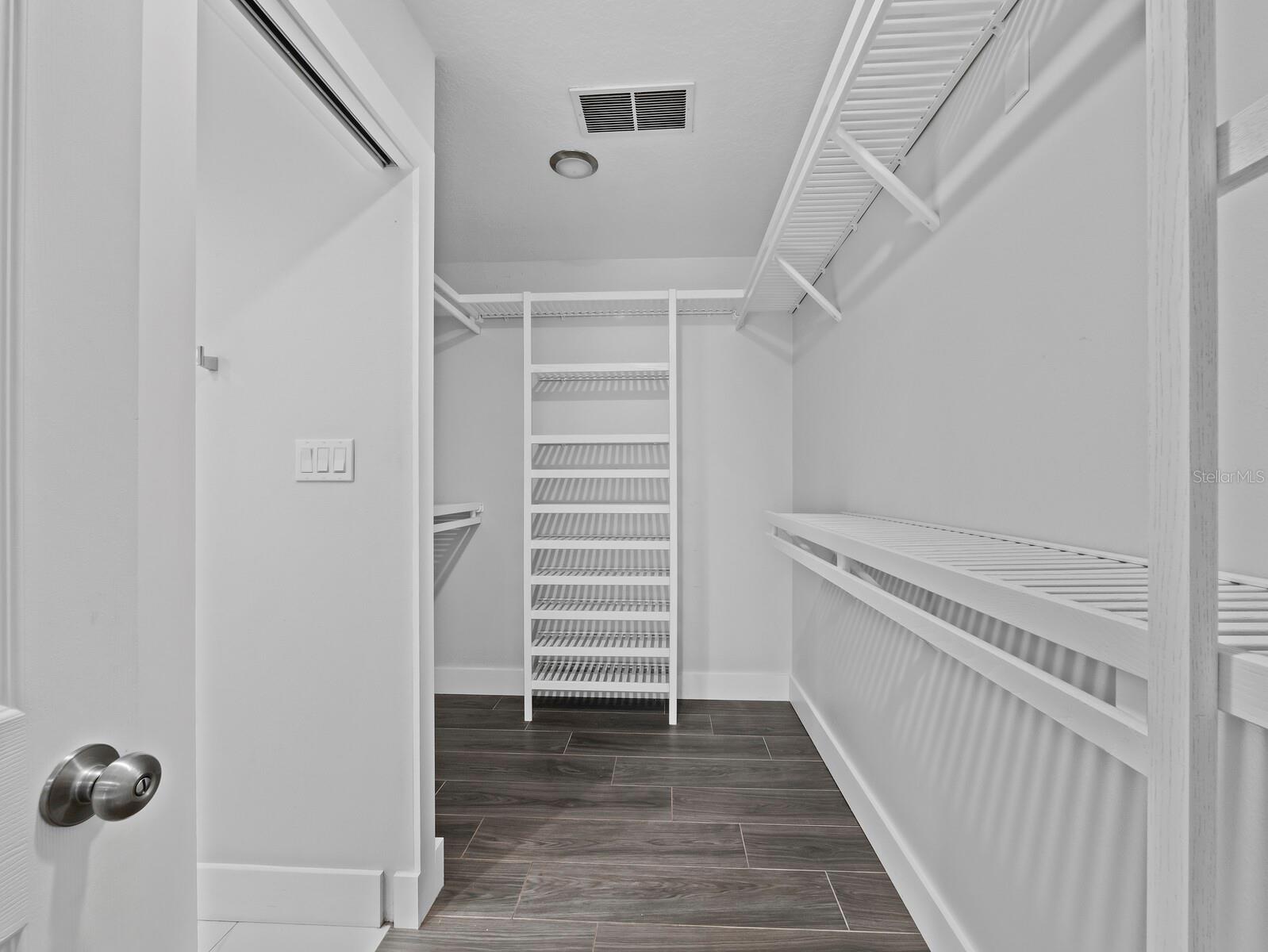 SOUTH GATE - Residential