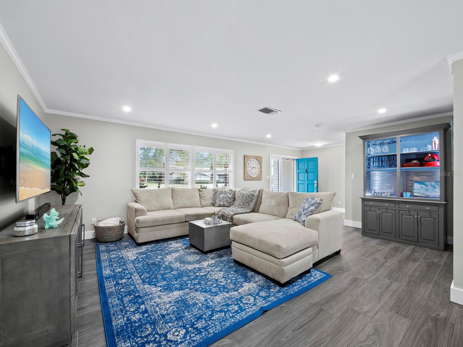 SOUTH GATE - Residential