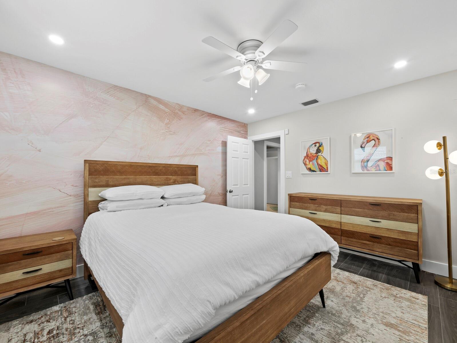 SOUTH GATE - Residential