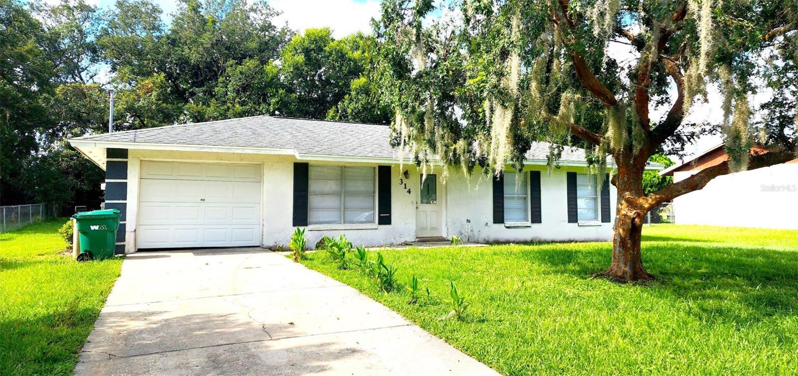 Get Landlord approved today and Move in Tomorrow! Three bedroom home with large fenced in backyard available to rent. Kitchen comes equipped with side by side refrigerator, range, dishwasher and microwave. Flooring is easy care ceramic tile. Pets OK with non refundable fee.
Central location with The Villages, Fruitland Park, Leesburg, Wildwood close by for shopping, medical, entertainment and employment. Call today to schedule a time to see.