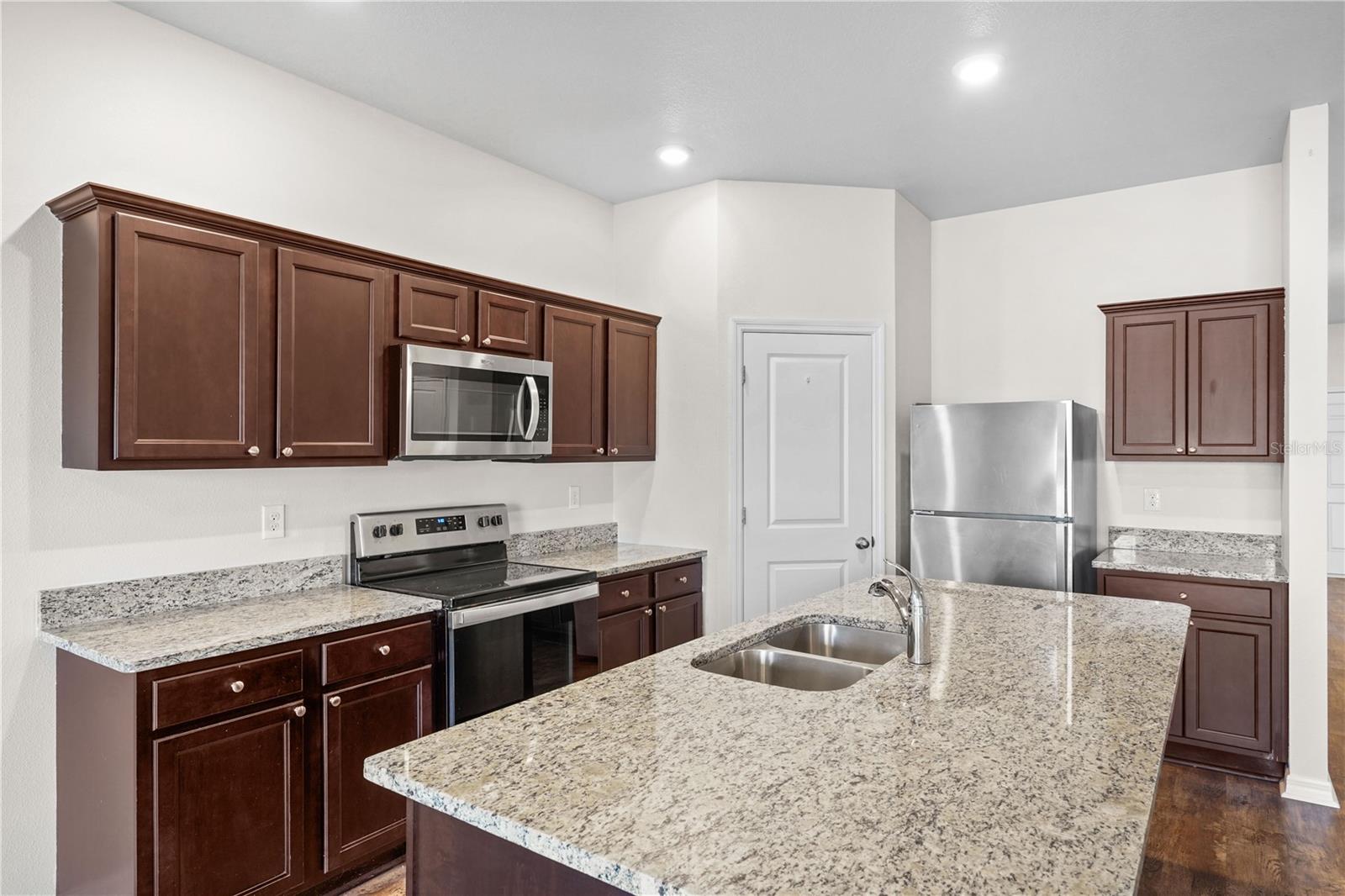 COASTAL WOODS UN B1 - Residential