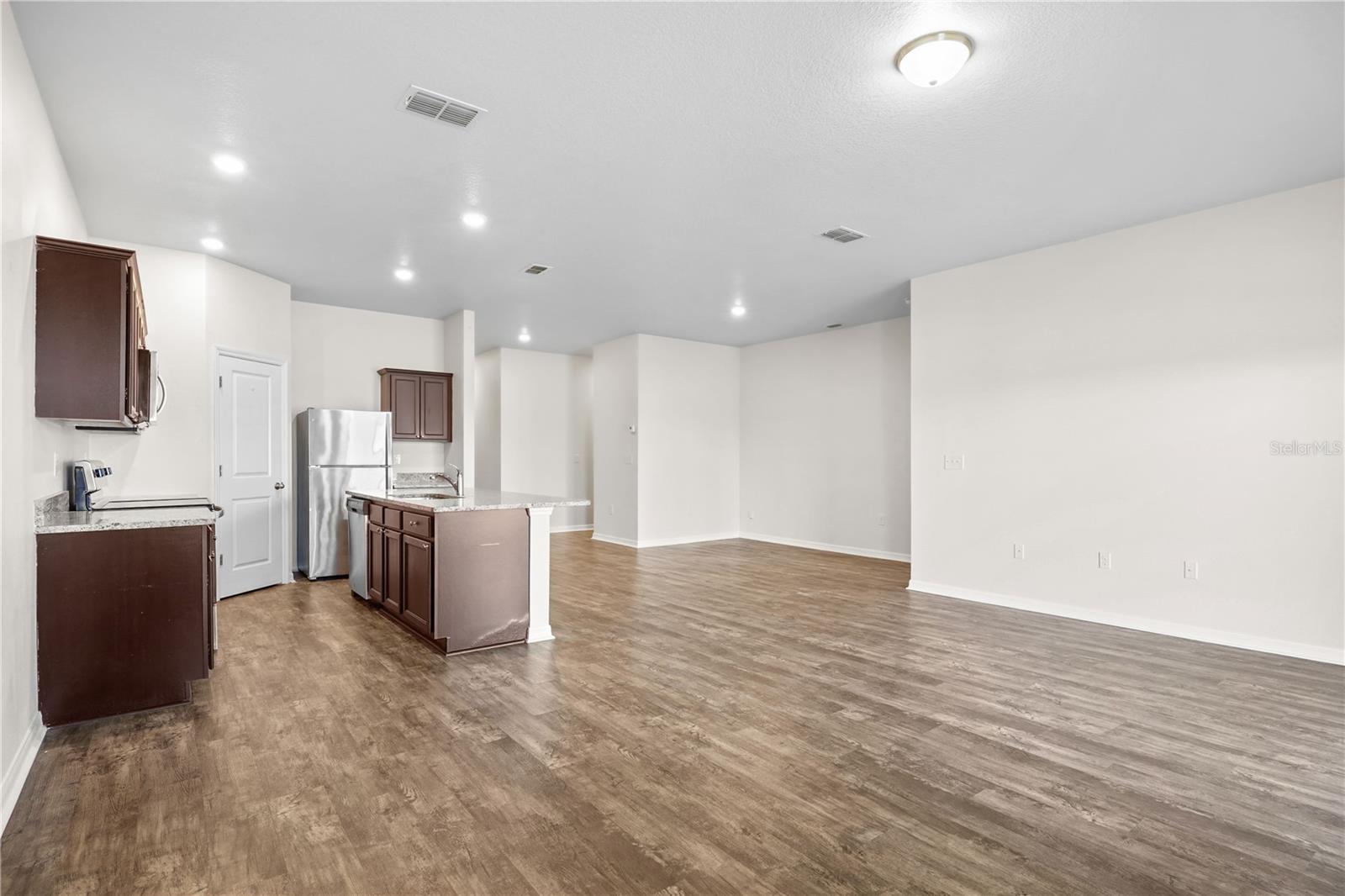 COASTAL WOODS UN B1 - Residential