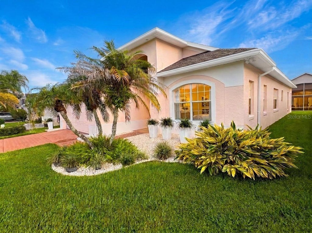 Photo of 201 Prather Drive, Davenport, FL 33837 (MLS # S5157903)
