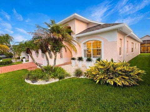 Photo of 201 Prather Drive, Davenport, FL 33837 (MLS # S5157903)