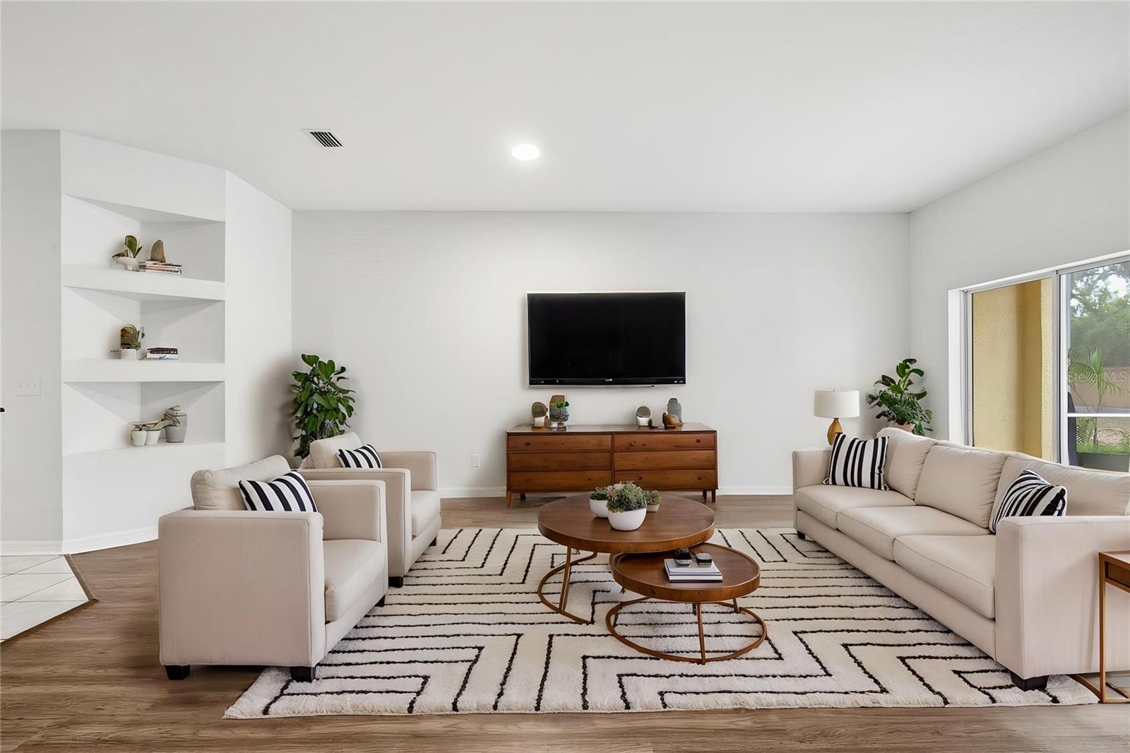 RIVER WALK - Residential