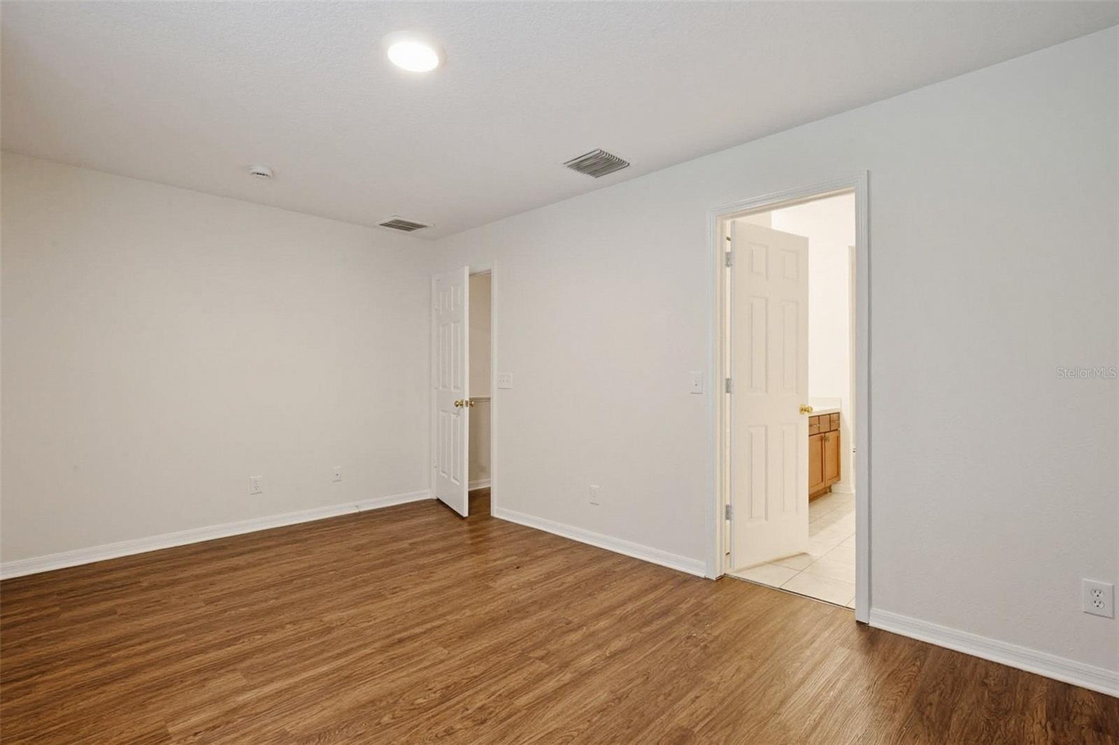 RIVER WALK - Residential