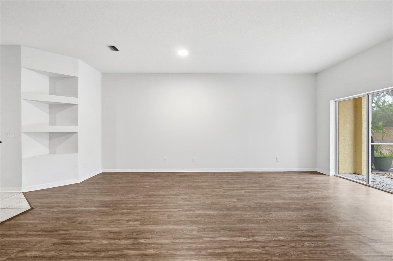 RIVER WALK - Residential