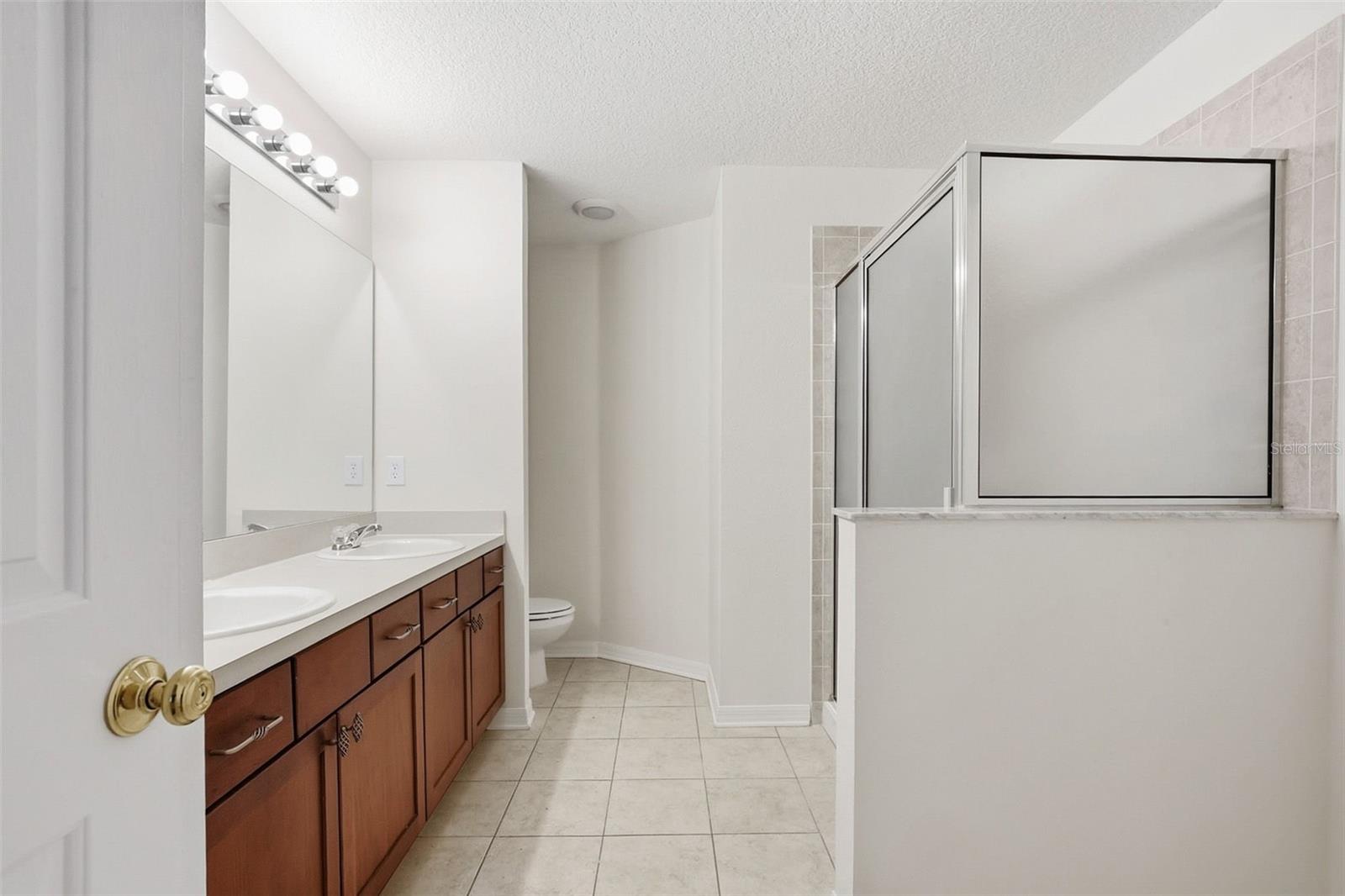 RIVER WALK - Residential