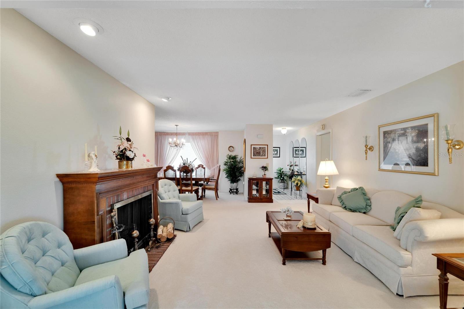 DEL WEBBS SUN CITY FLORIDA UN - Residential
