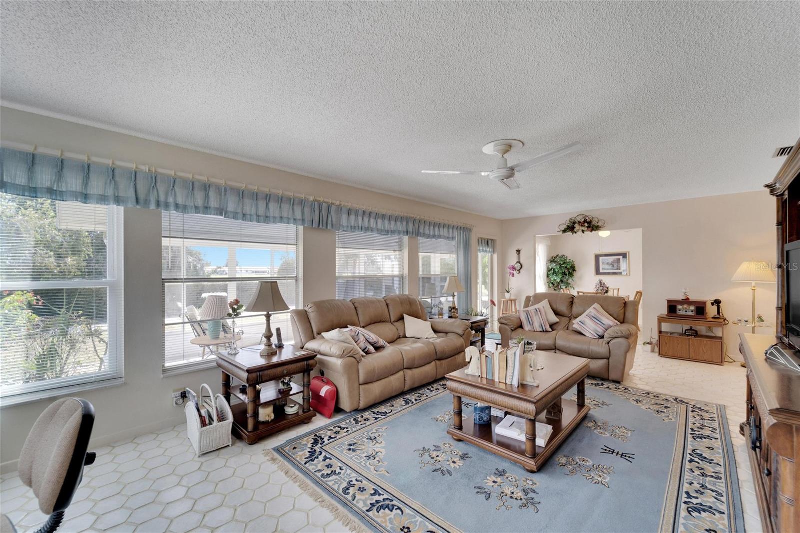 DEL WEBBS SUN CITY FLORIDA UN - Residential