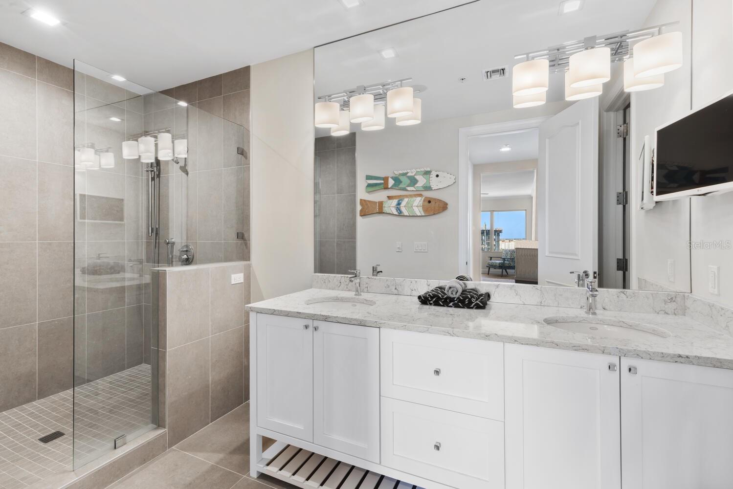 RESIDENCES AT THE RITZ CARLTON - Residential