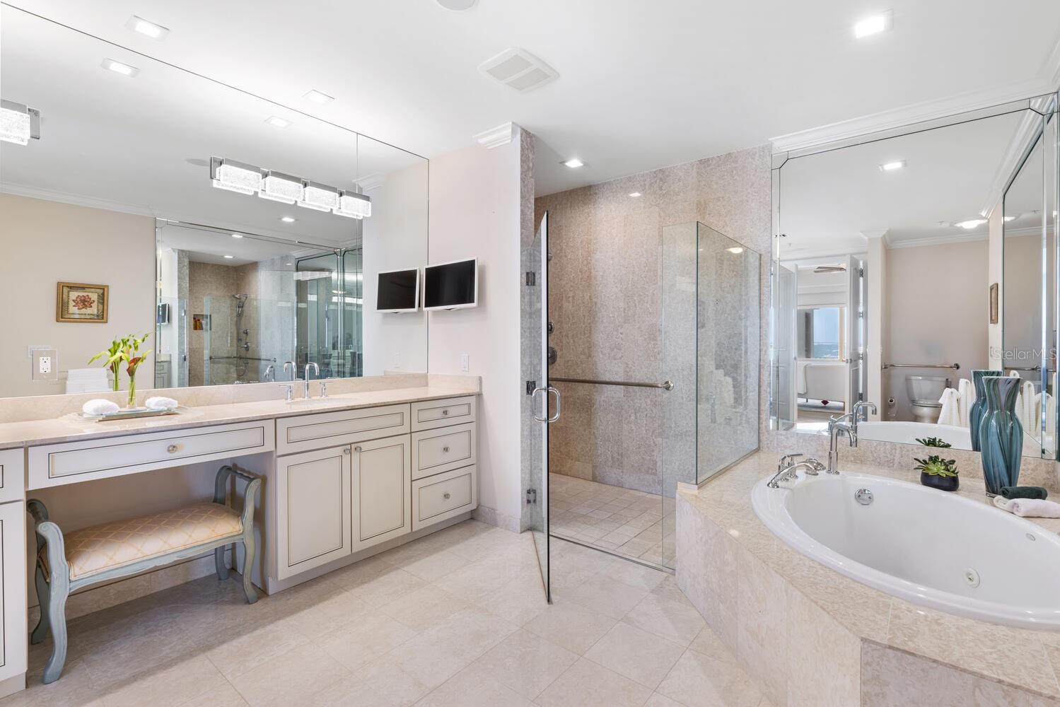 RESIDENCES AT THE RITZ CARLTON - Residential