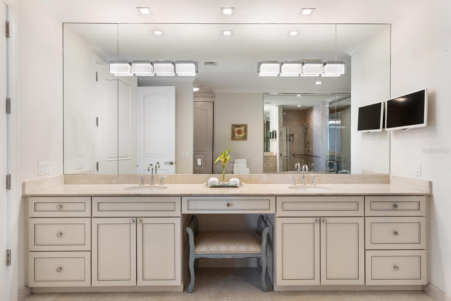 RESIDENCES AT THE RITZ CARLTON - Residential