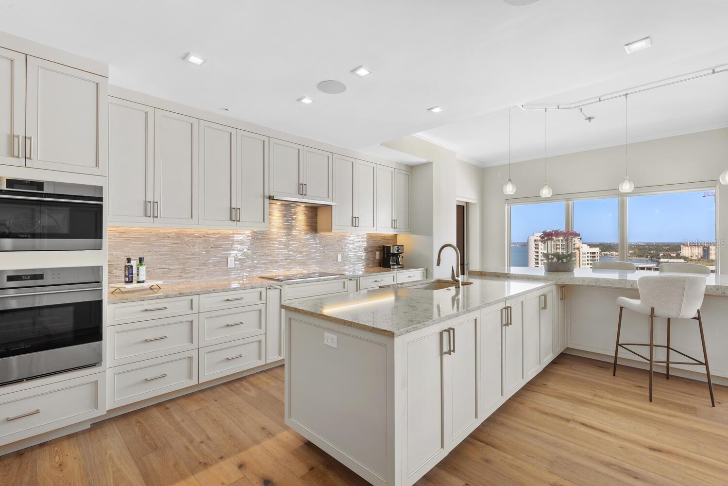 RESIDENCES AT THE RITZ CARLTON - Residential