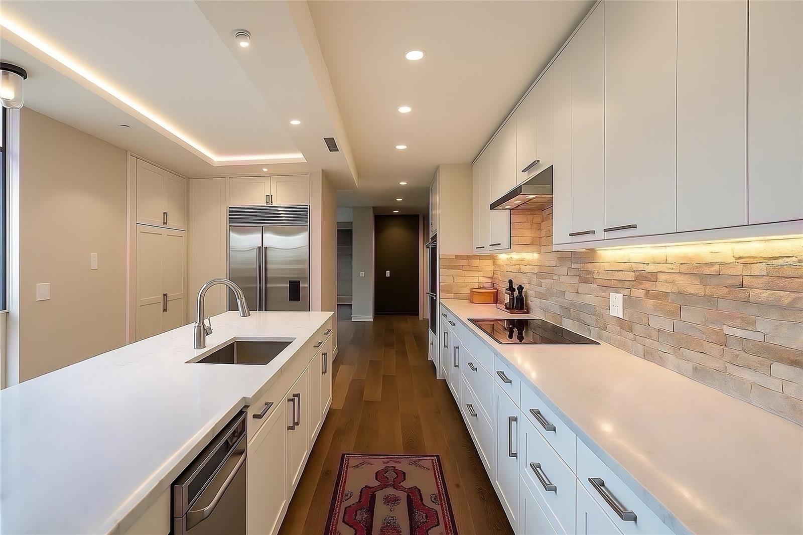 RESIDENCES AT THE RITZ CARLTON - Residential