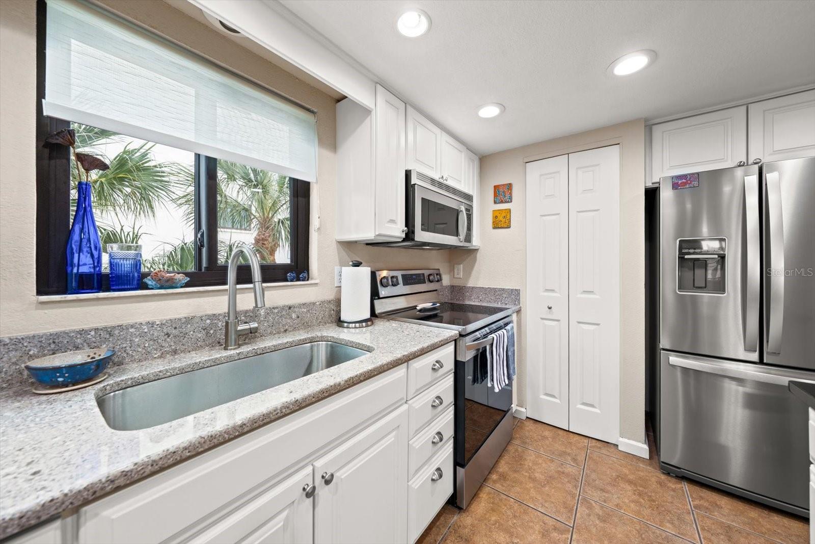 SEA TRAIL TWNHMS CONDO - Residential