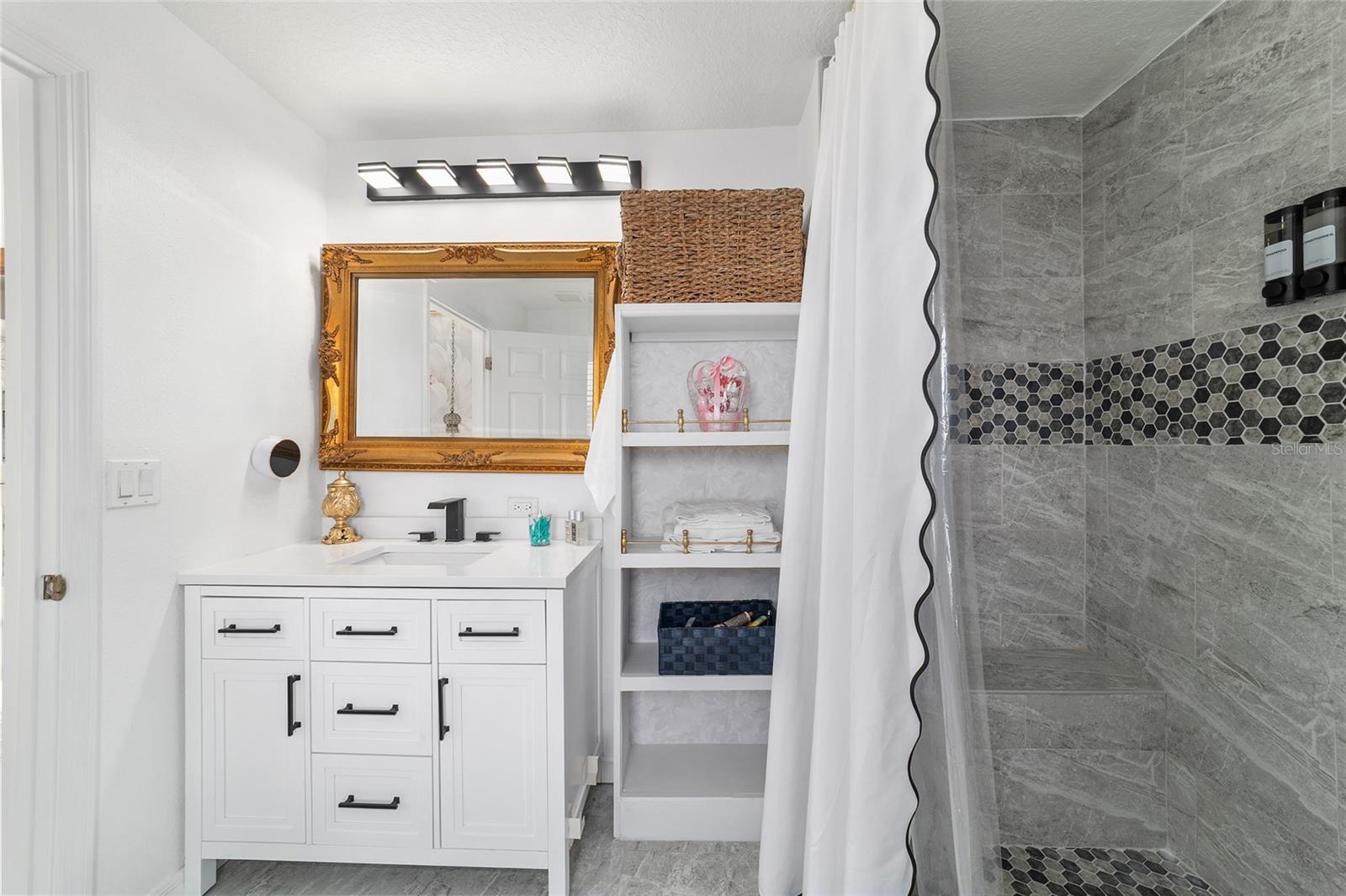 SILVER SPGS SHORES UN 24 - Residential