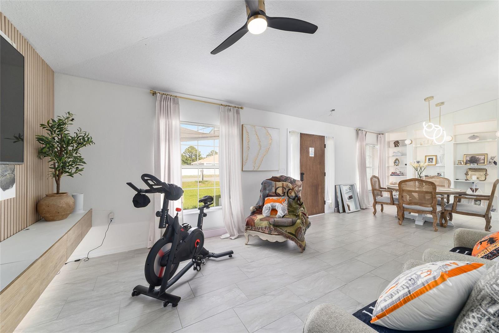 SILVER SPGS SHORES UN 24 - Residential