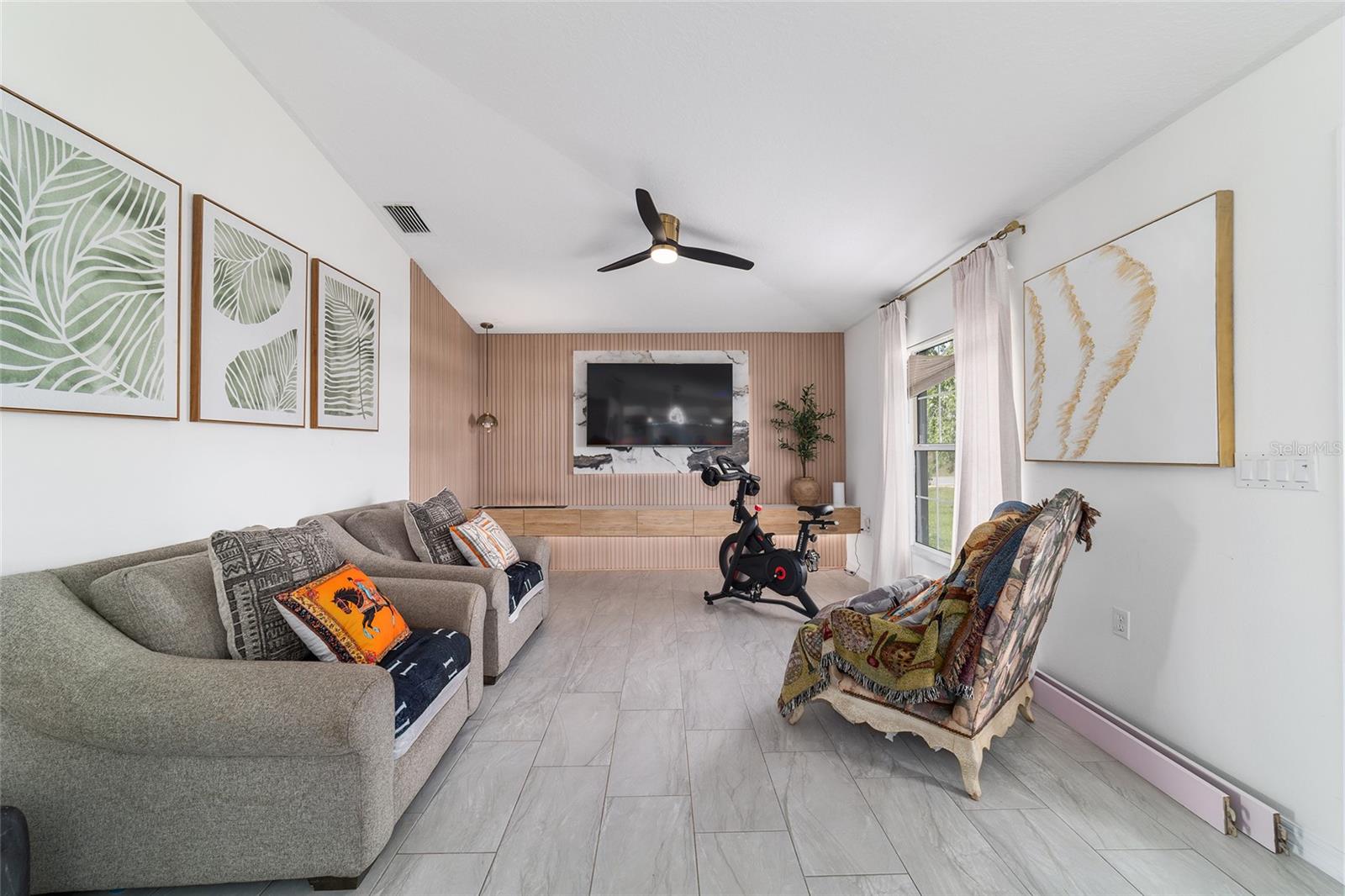 SILVER SPGS SHORES UN 24 - Residential