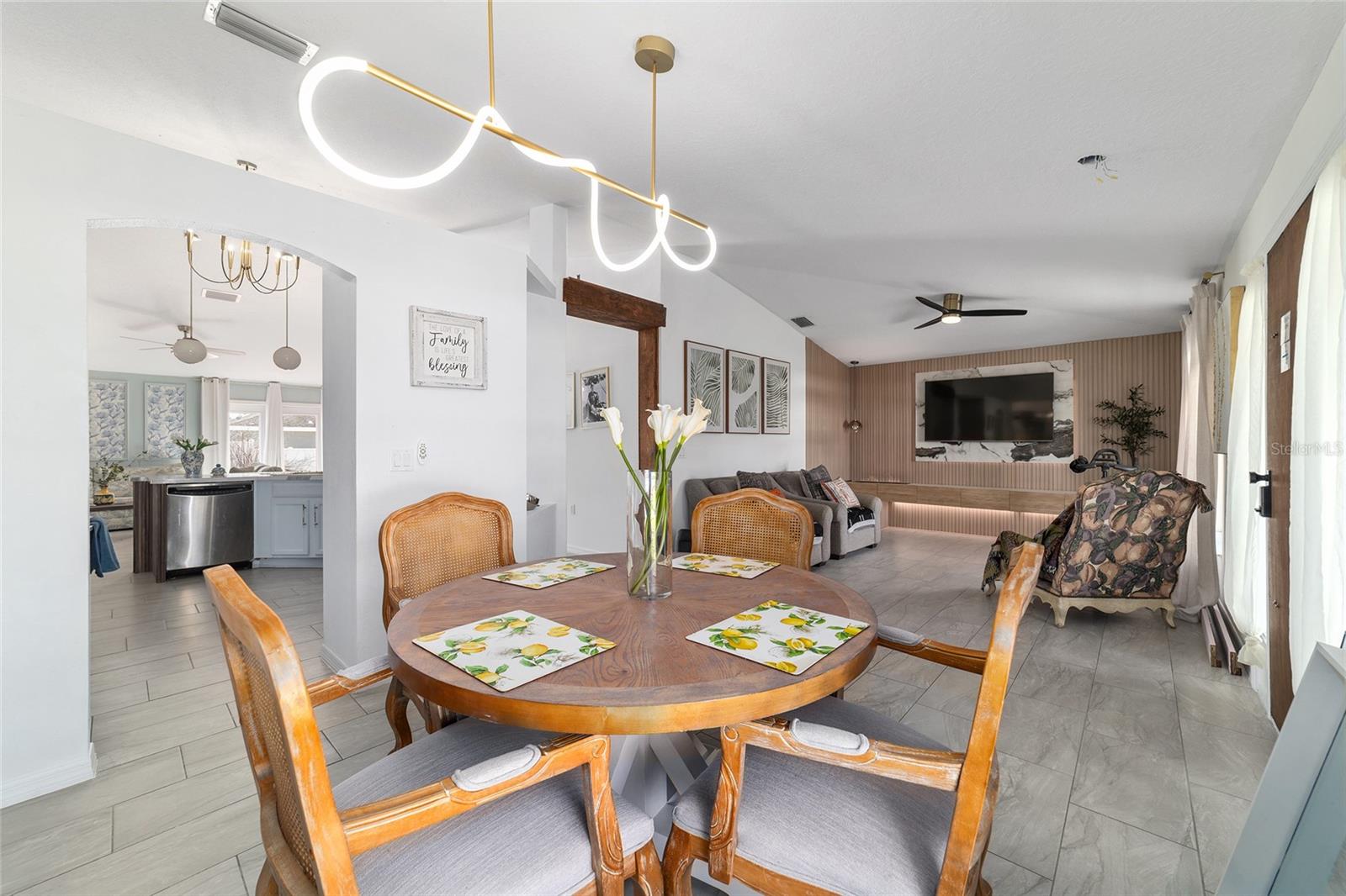 SILVER SPGS SHORES UN 24 - Residential