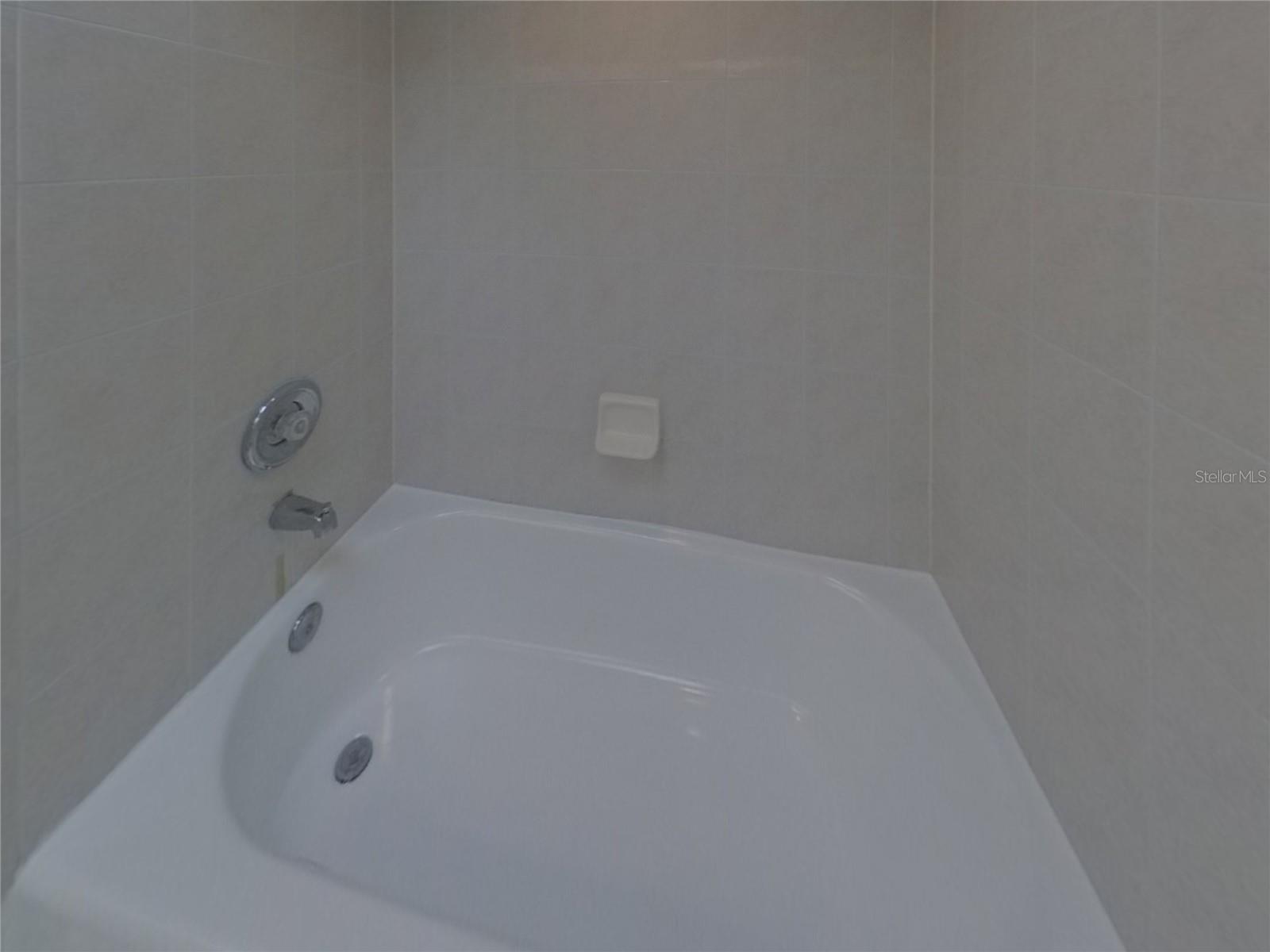 HAMPTON LAKES PH I - Residential Lease