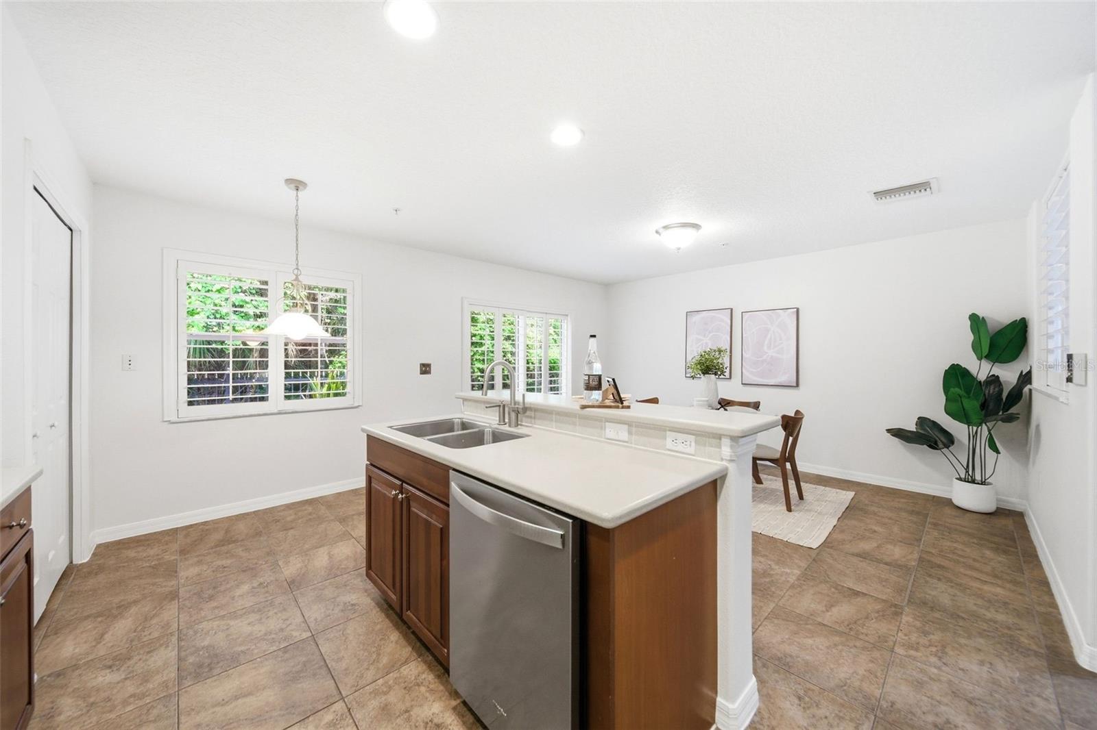 HERITAGE PARK TWNHMS - Residential