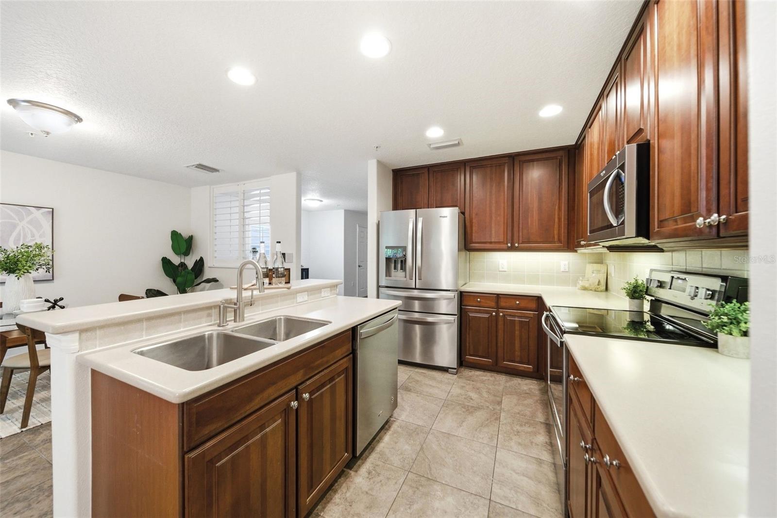 HERITAGE PARK TWNHMS - Residential