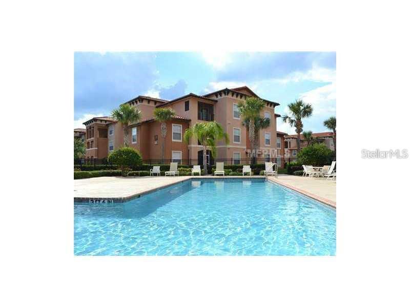 This 1 bed 1 bath condo is Move-in ready, located in The Palms Club off of Metrowest Blvd, gate community As you walk in you will notice the large formal room with kitchen. The Washer and Dryer are in the laundry room by the kitchen. Amenities include; 3 swimming pools, Sauna, Steam Room, 24 hour Gym, Bowling Alley, 4 Barbecue areas, Tennis and Volleyball courts, Valet trash, Car Wash area. Contact us today for an application or viewing.