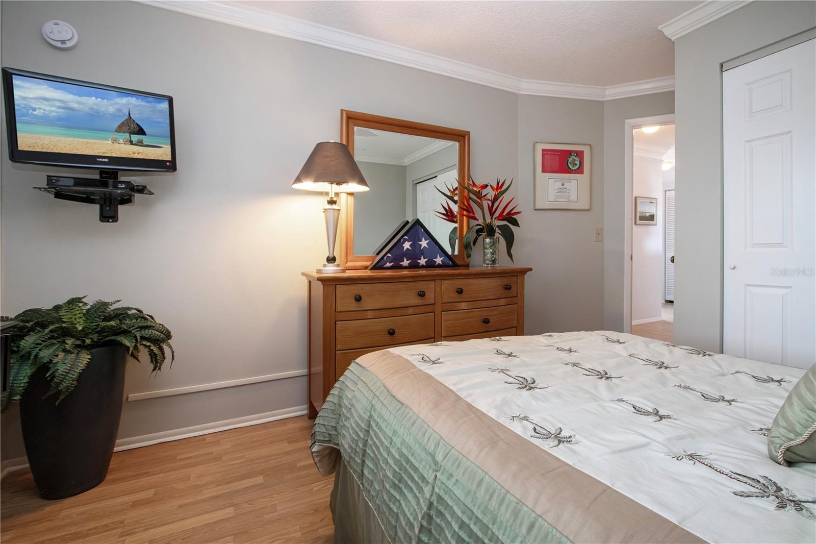 ISLAND VILLAGE - Residential