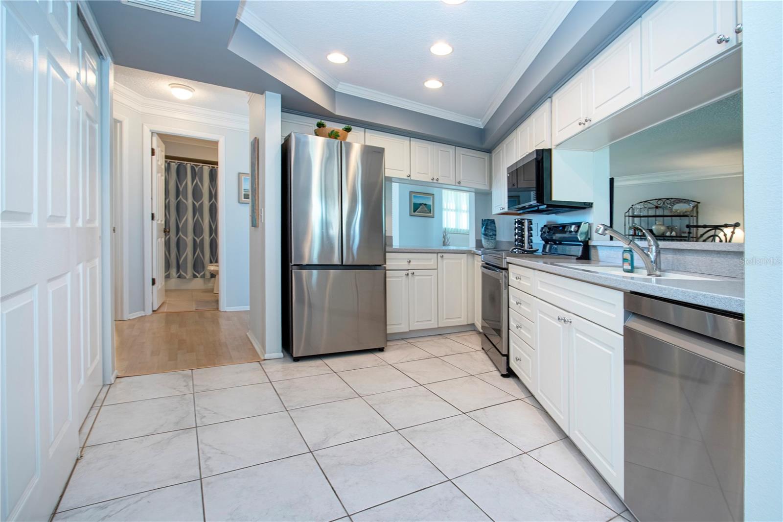 ISLAND VILLAGE - Residential