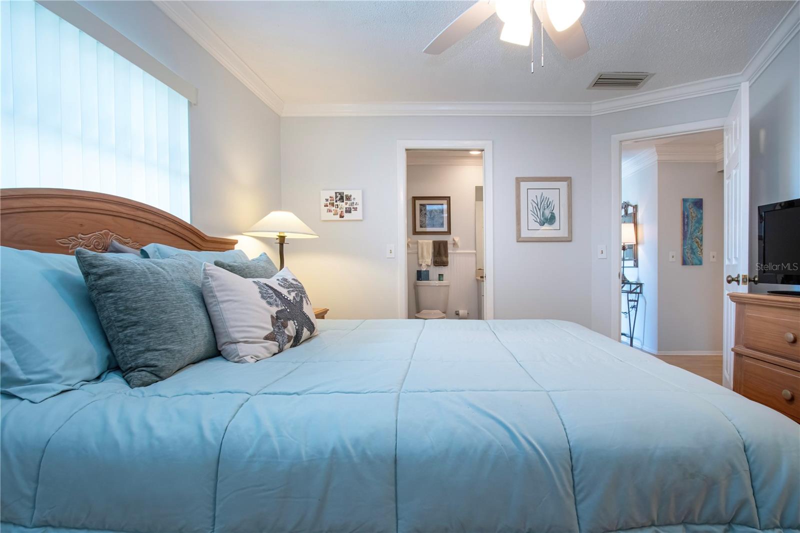 ISLAND VILLAGE - Residential