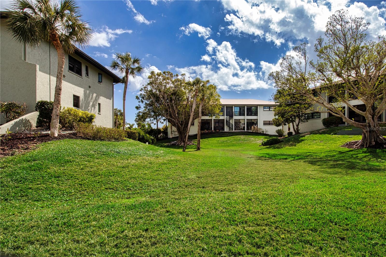 ISLAND VILLAGE - Residential