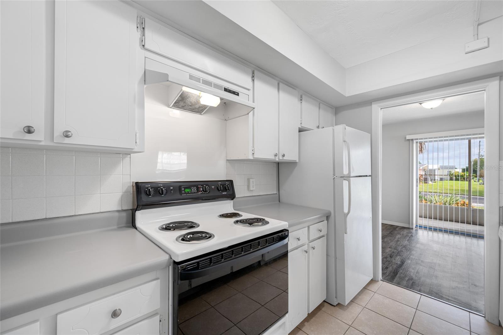 ACREAGE & UNREC - Residential Lease