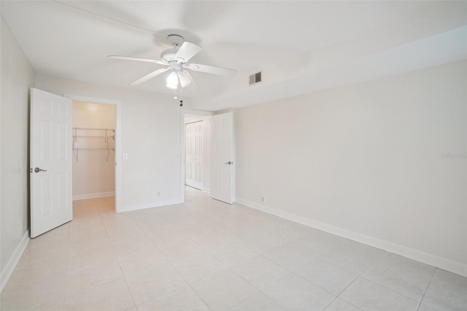 SHORE CREST BLDG - Residential