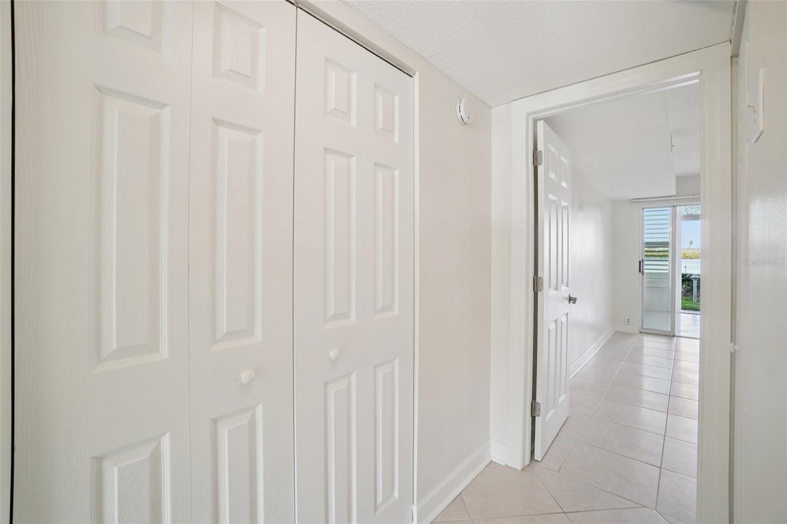 SHORE CREST BLDG - Residential