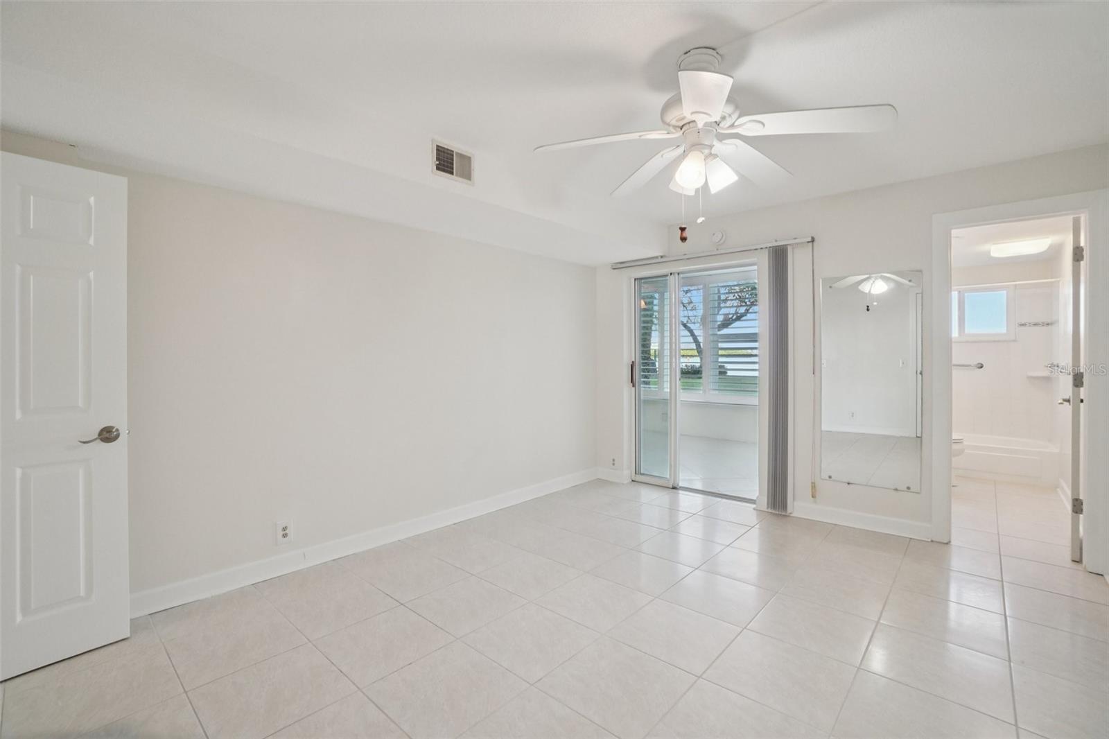 SHORE CREST BLDG - Residential