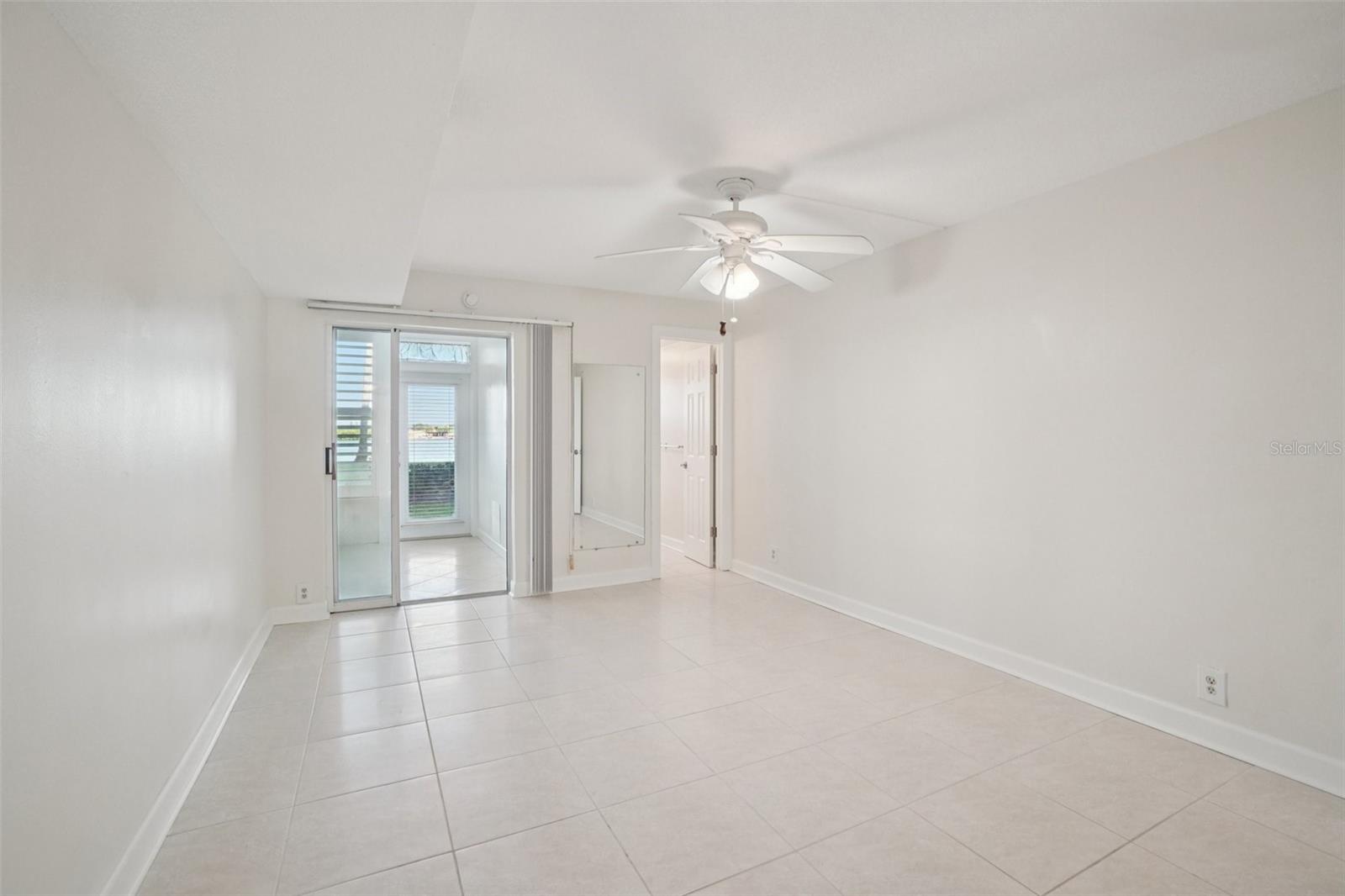 SHORE CREST BLDG - Residential