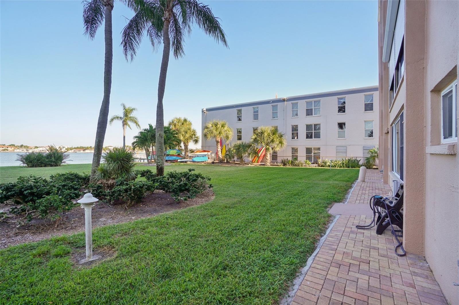 SHORE CREST BLDG - Residential