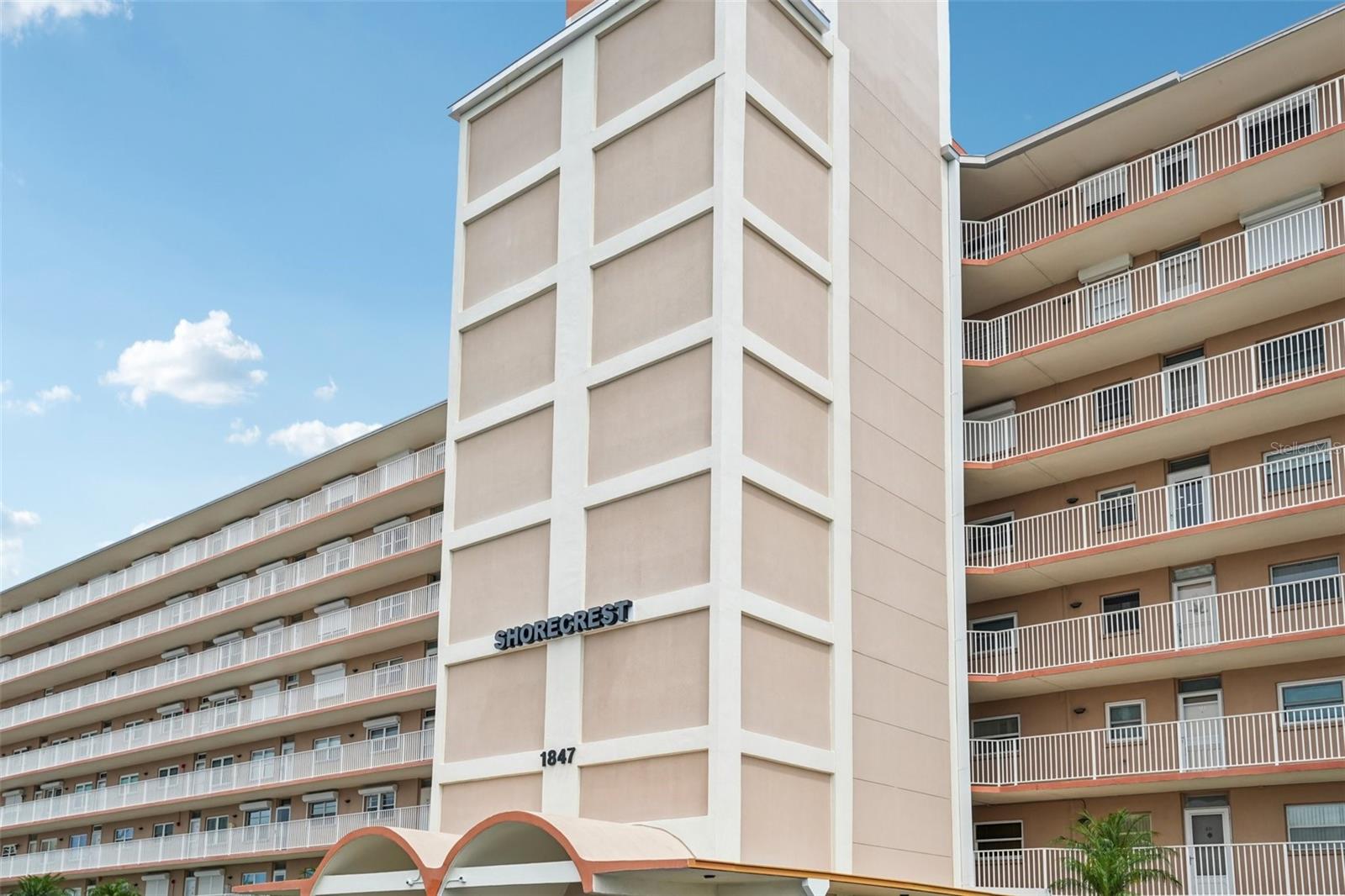 SHORE CREST BLDG - Residential