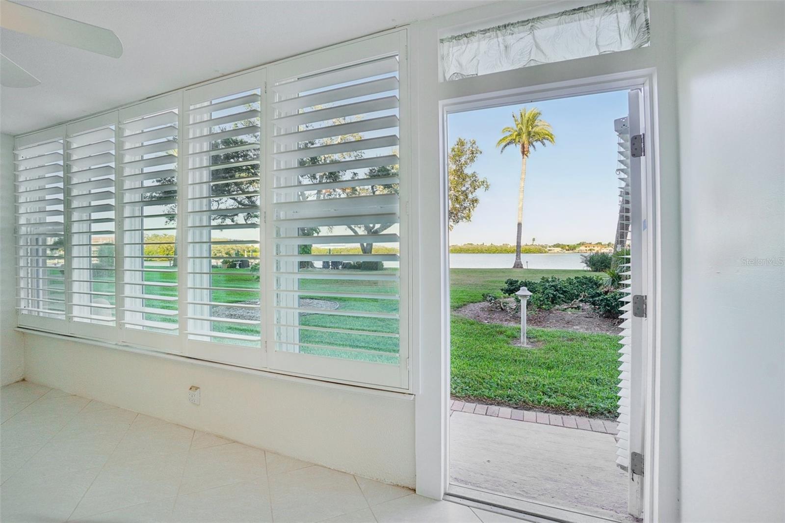 SHORE CREST BLDG - Residential