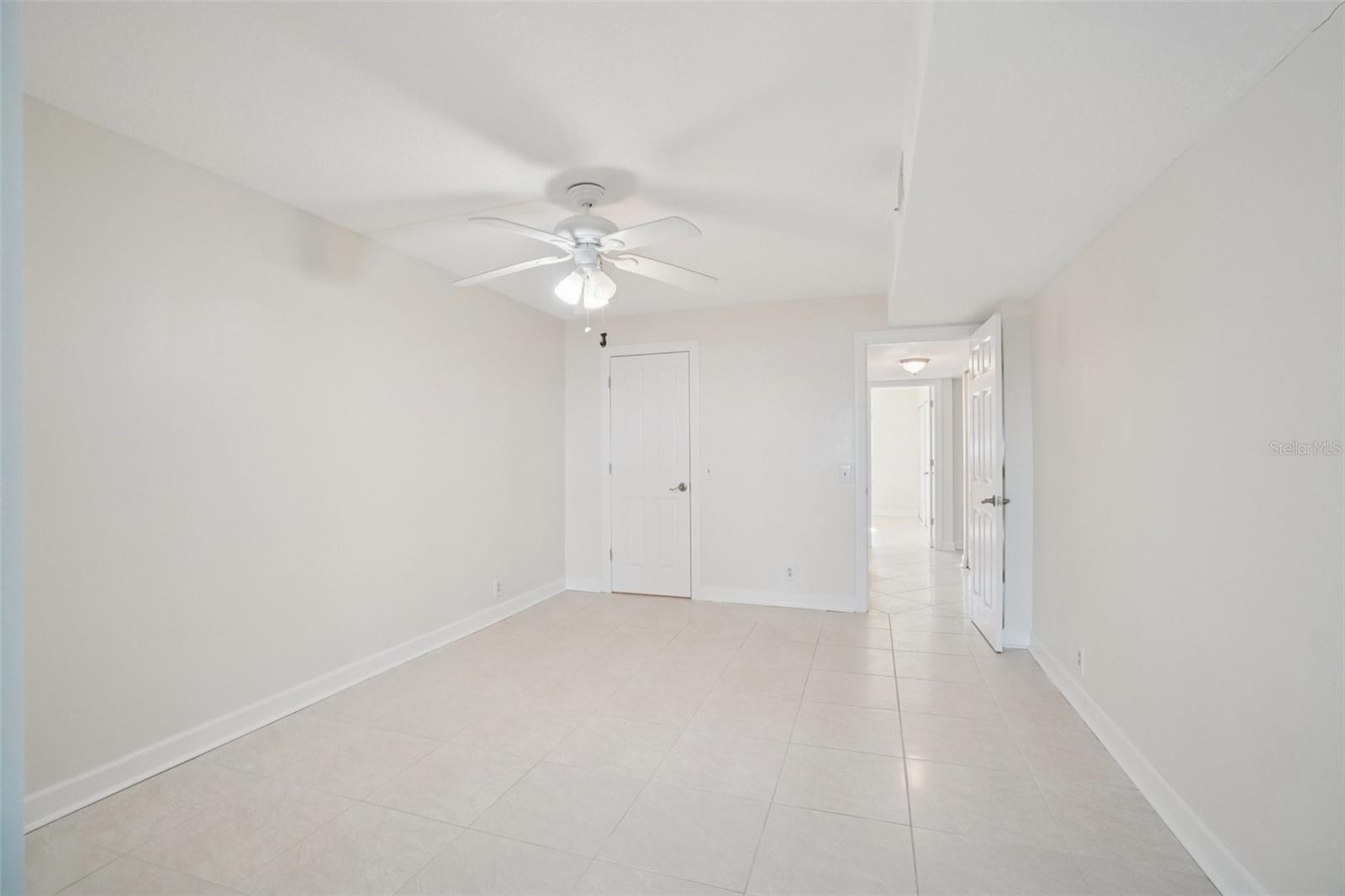 SHORE CREST BLDG - Residential