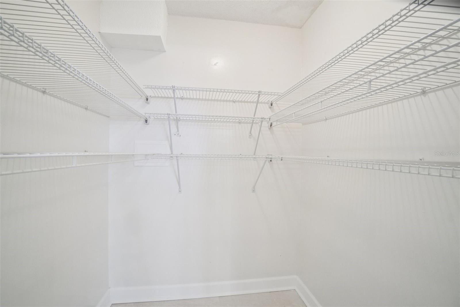 SHORE CREST BLDG - Residential