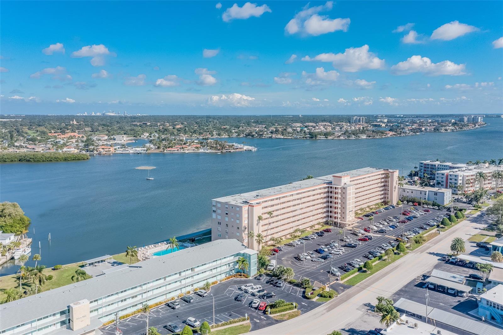 SHORE CREST BLDG - Residential