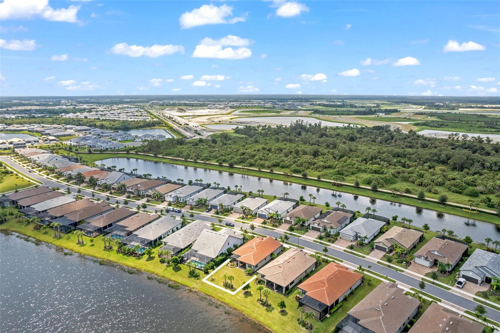 ISLANDWALK/THE WEST VLGS PH 8 - Residential
