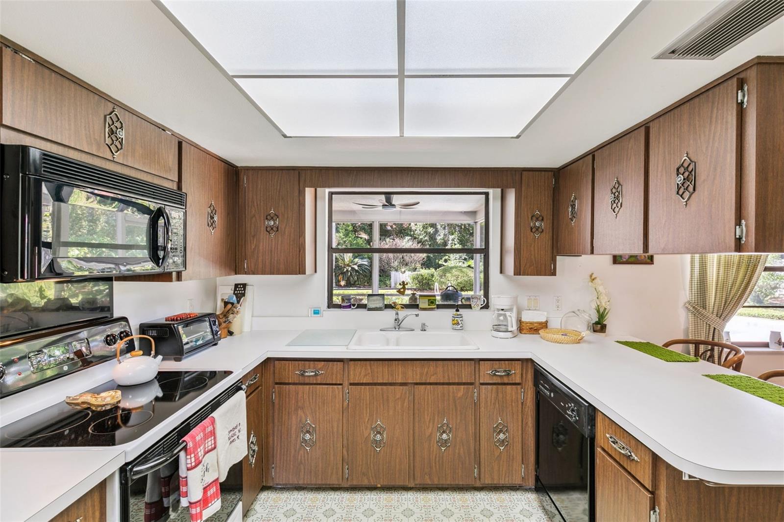 SPRING LAKE HILLS SEC 3 - Residential