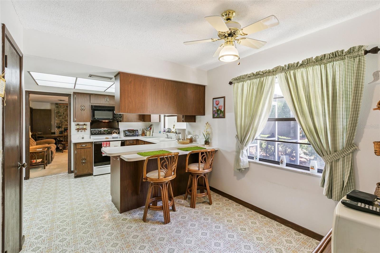 SPRING LAKE HILLS SEC 3 - Residential